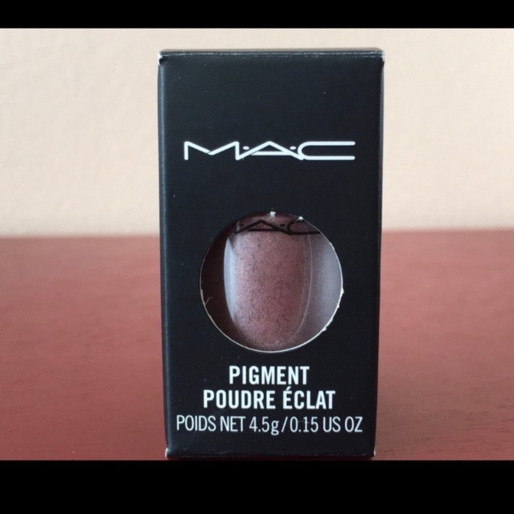 M.A.C Pigments: Circa Plum